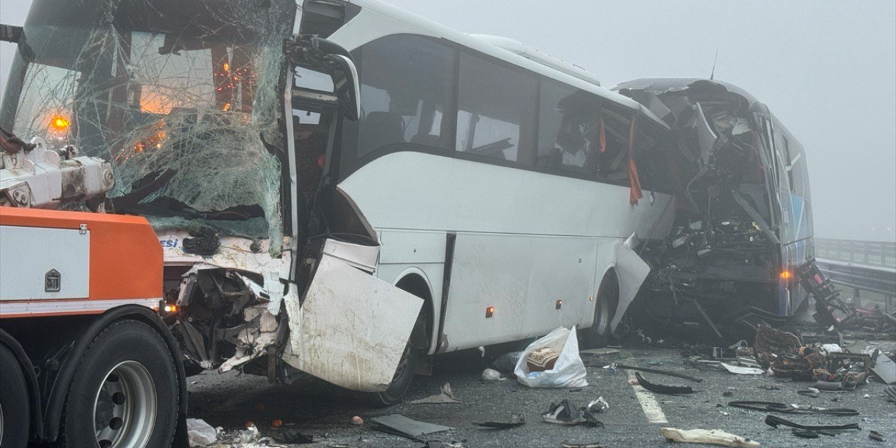 Kuzey Marmara Otoyolu'nda feci kaza! 11 kişi öldü, 57 kişi yaralandı