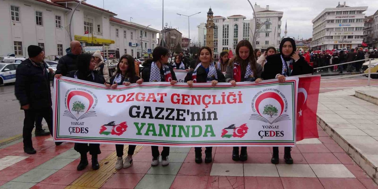 Yozgat’ta öğrenciler “Gazze Şeridi Yürüyüşü” gerçekleştirdi