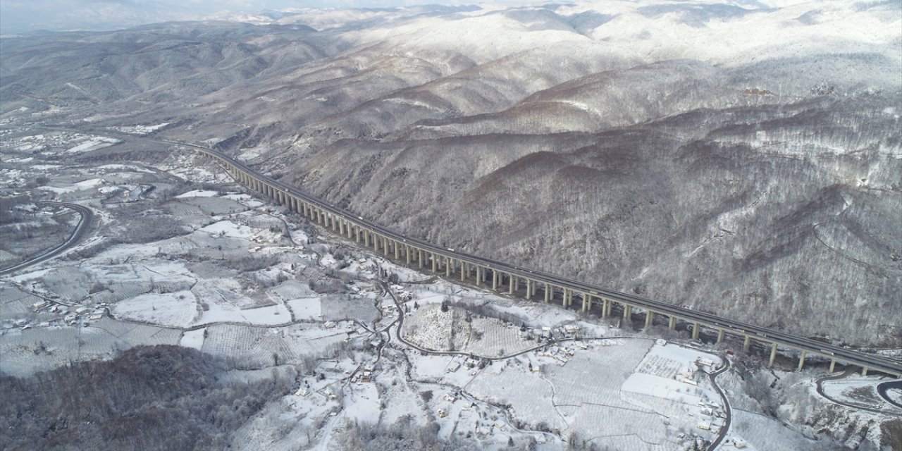 Karla kaplı Bolu Dağı havadan görüntülendi