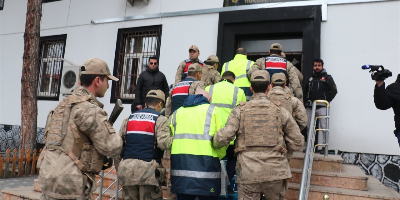 Erzincan'da maden ocağındaki toprak kaymasıyla ilgili 6 zanlı tutuklandı