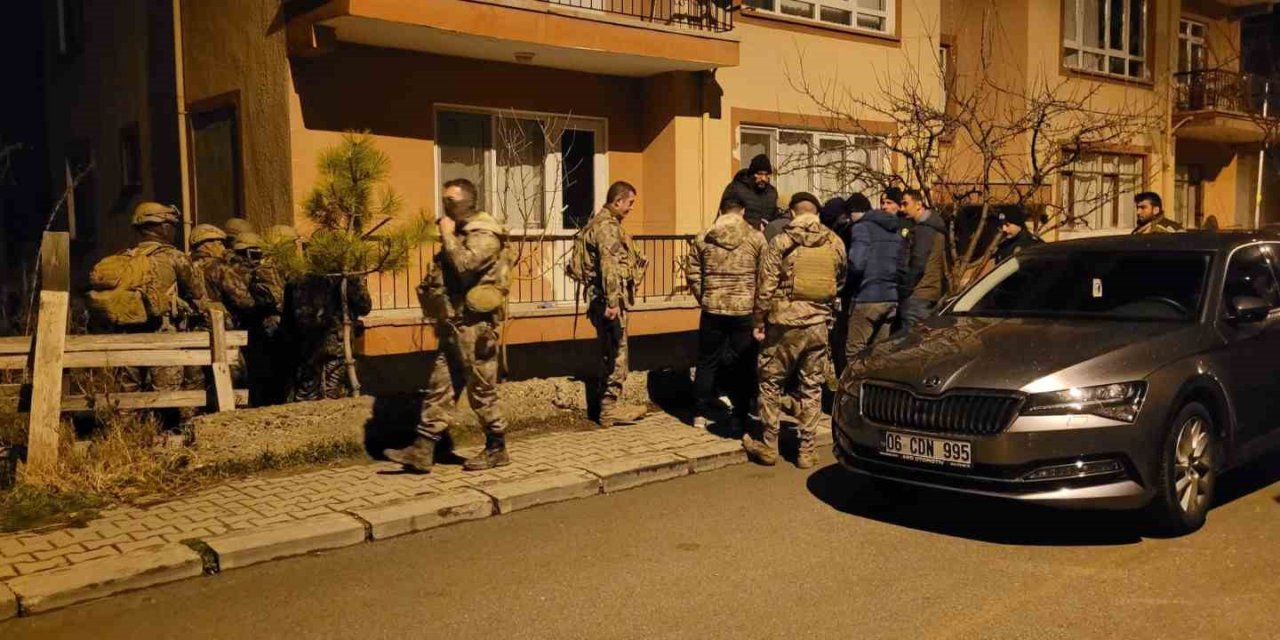 Ankara’da babasının silahla rehin aldığı 7 yaşındaki çocuk 12 saat sonunda kurtarıldı