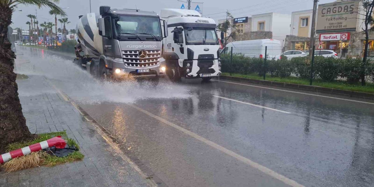 Bodrum’u fırtına ve sağanak vurdu