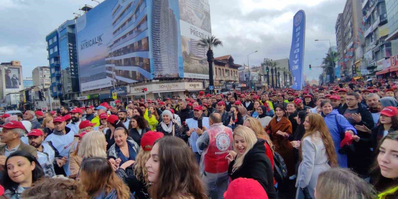 İzmir’de belediye işçisi sokağa indi