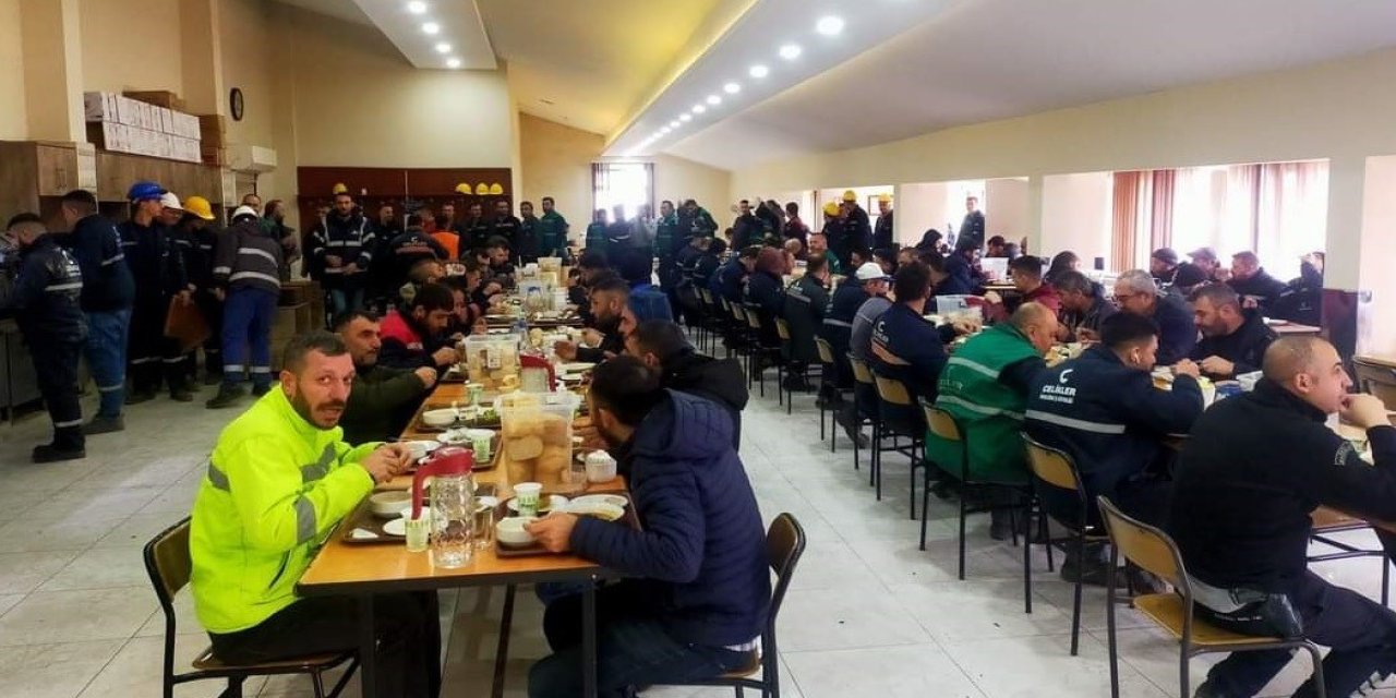 Kütahya'da işçileri öğle yemeğinde eylem yaptı