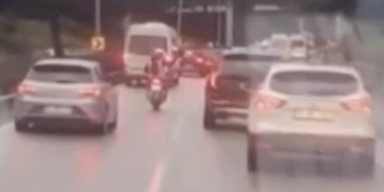 Bursa’da Motosiklet Sürücüsünden örnek hareket!