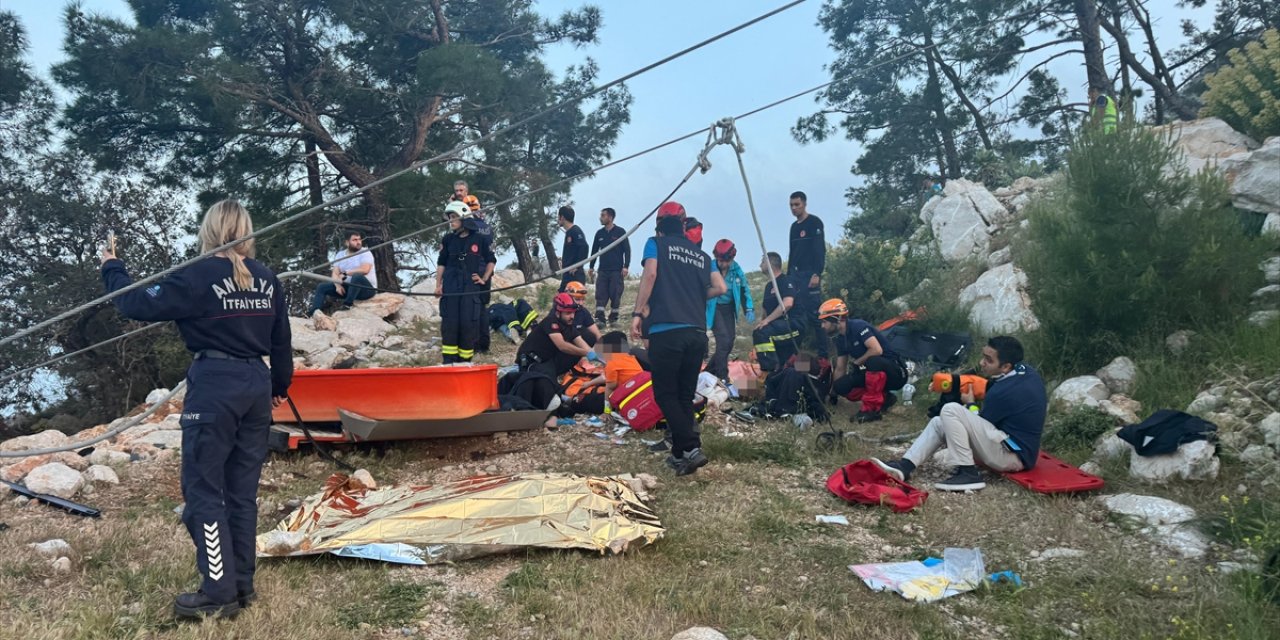 GÜNCELLEME - Antalya'da teleferik kazasında 1 kişi öldü, 7 kişi yaralandı