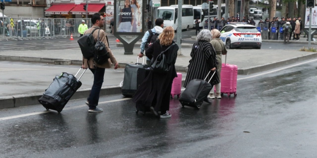 Yasaklardan turistler de nasibini aldı