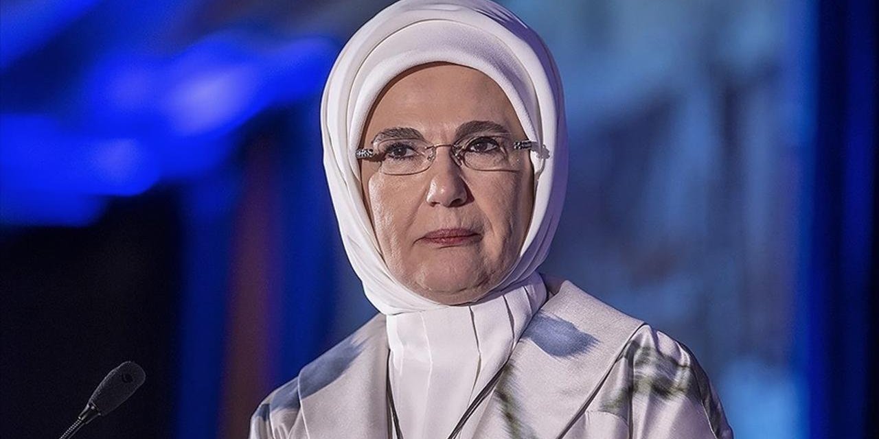 Emine Erdoğan'dan Öğretmenler Günü paylaşımı