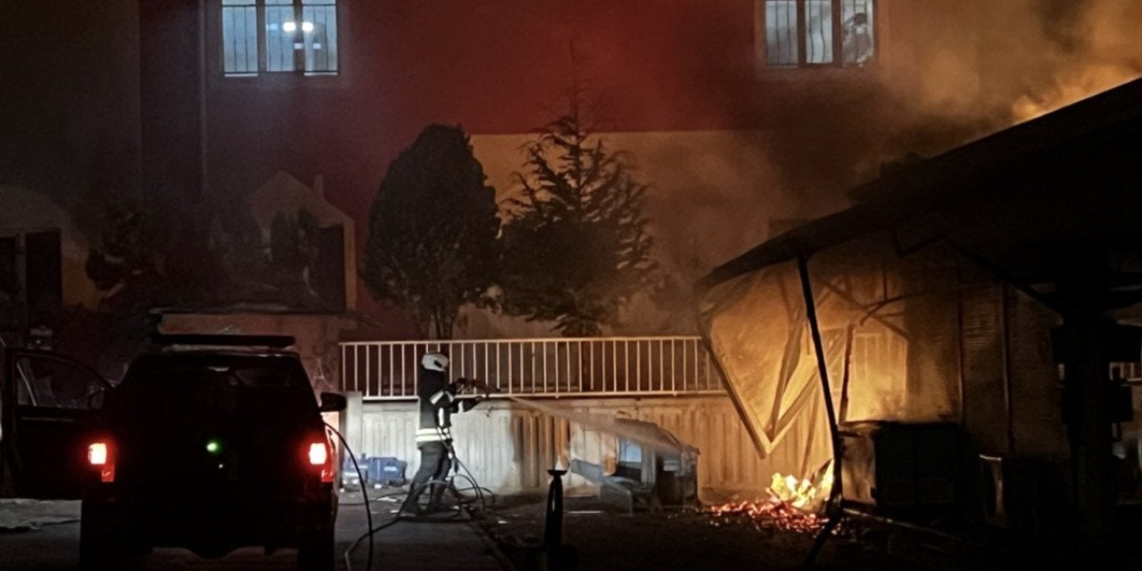 Kayseri'de olaylı gece! Şehir ayağa kalktı! Evlerini ve arabalarını yaktılar