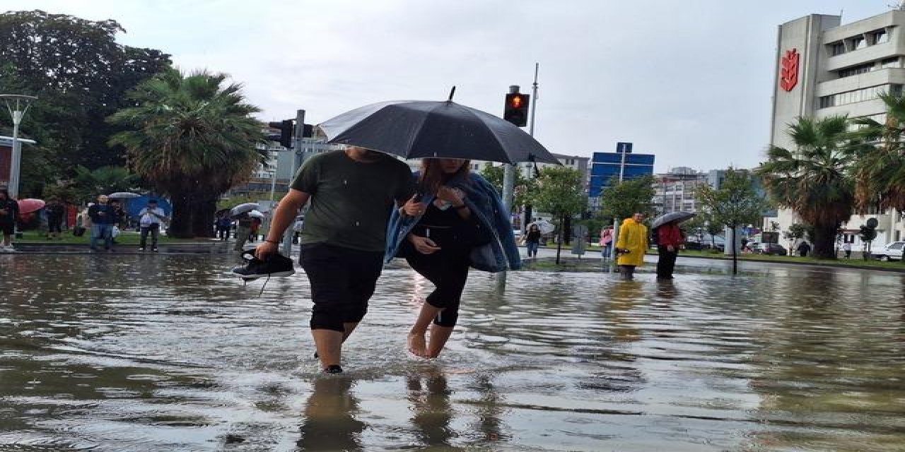 Gök gürültülü sağanak yağış için saat verildi! Meteoroloji'den 4-8 Temmuz hava durumu