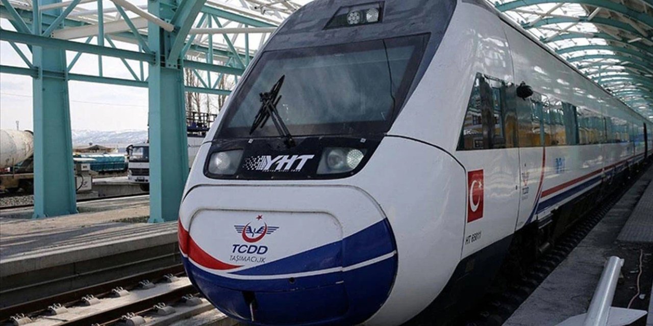 Tren yolcularına kötü haber! Bilet fiyatlarına zam geldi!