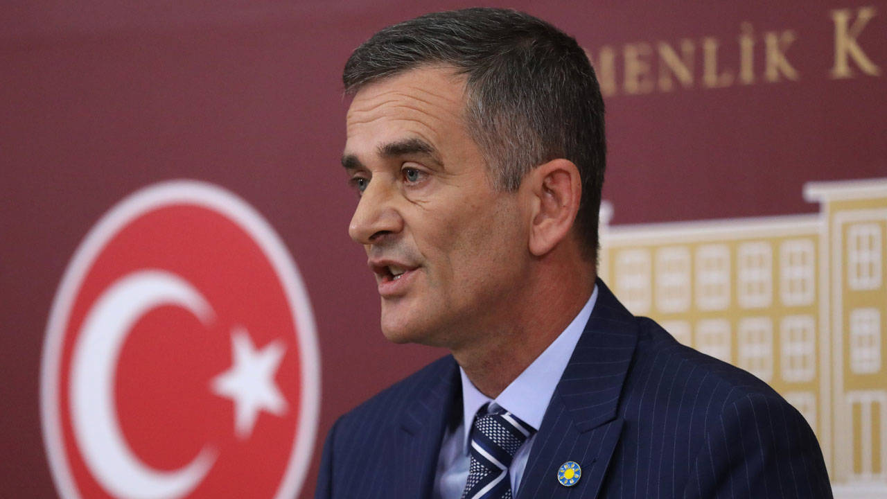 Sakarya Milletvekili Ümit Dikbayır İYİ Parti'den ihraç edildi