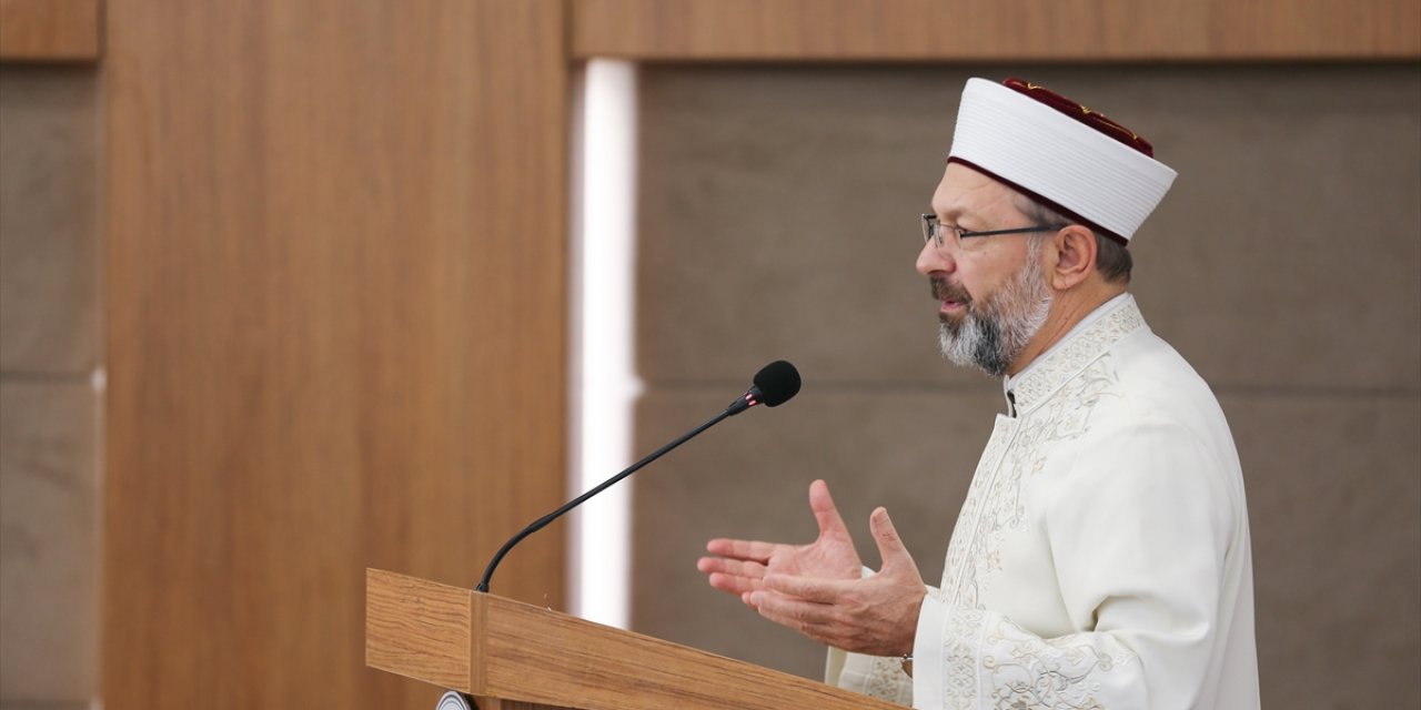 Diyanet İşleri Başkanı Erbaş, Mehmet Akif Ersoy'u vefatının 87'nci yılında andı