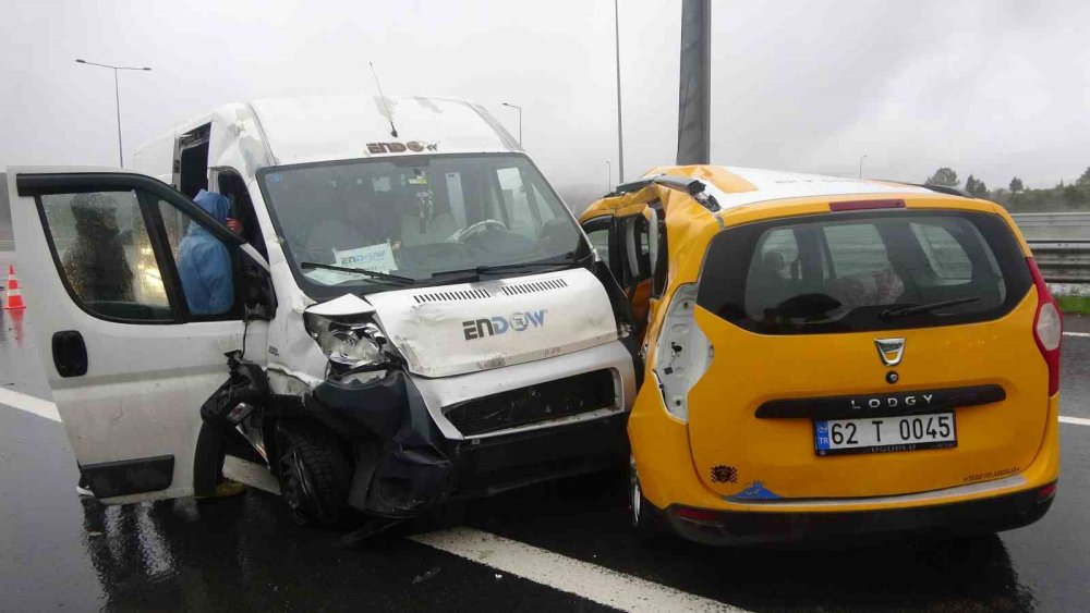 Kuzey Marmara Otoyolu’nda kaza! 13 kişi yaralandı