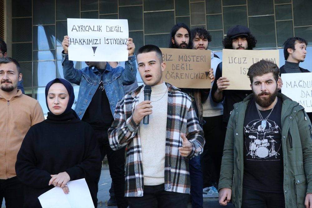 Üniversite öğrencilerinden zam protestosu! Biz müşteri değil öğrenciyiz