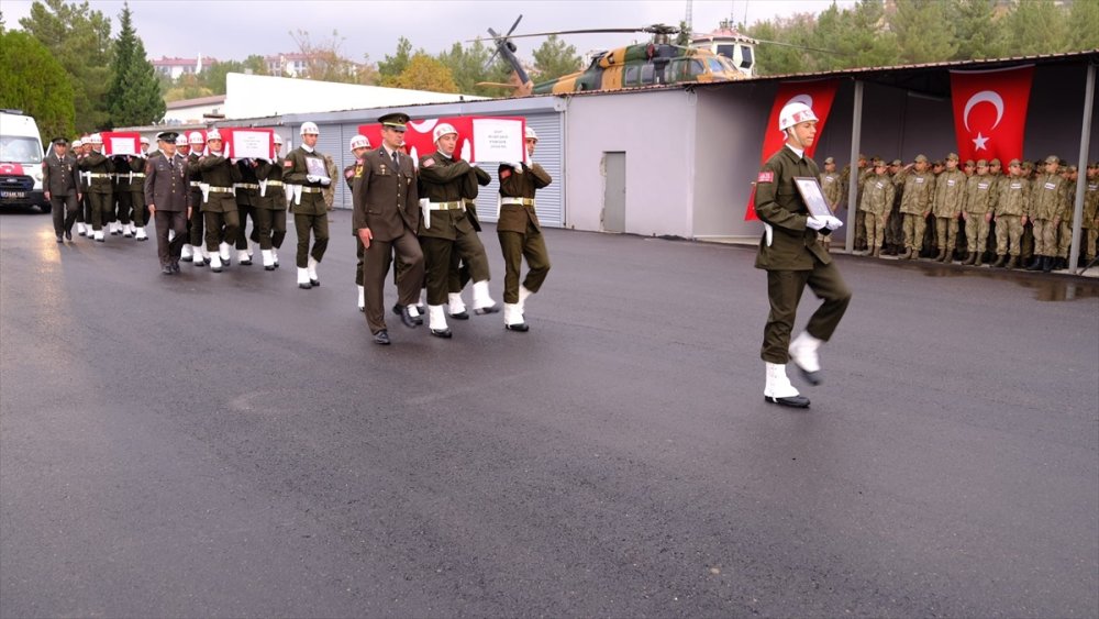 3 şehit askerimiz için Şırnak'ta tören yapıldı