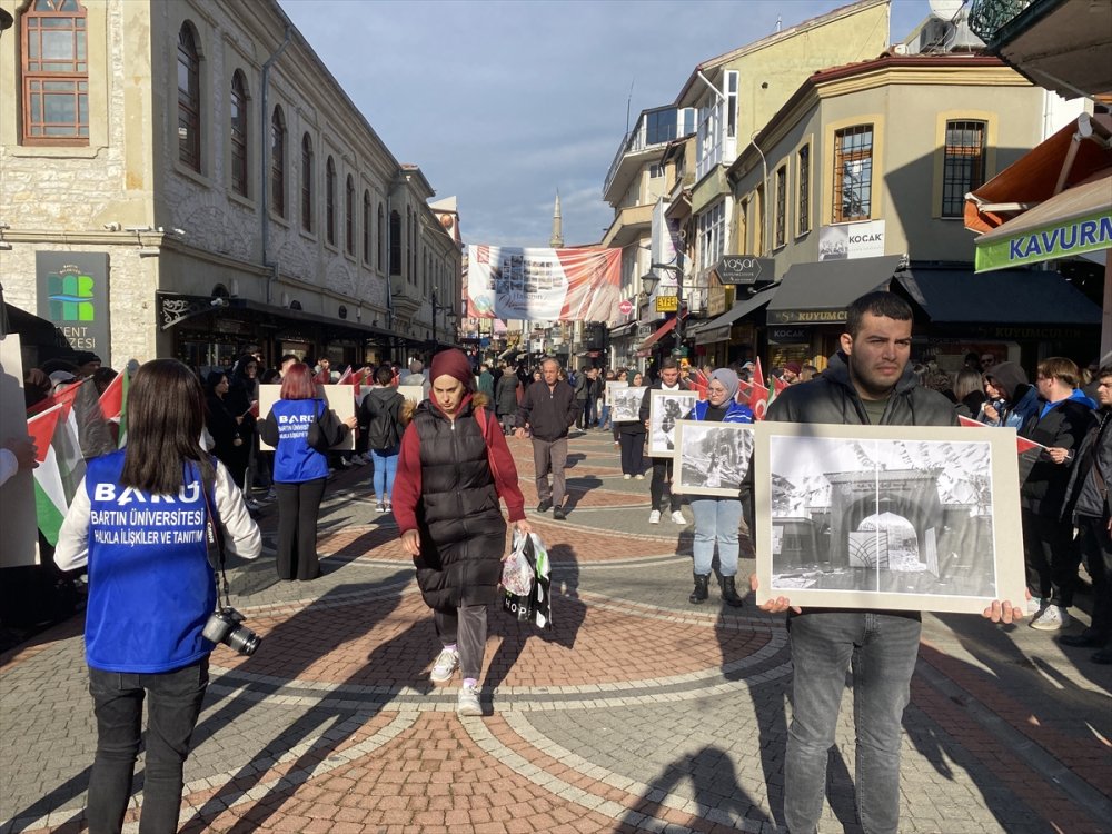 Üniversitelilerden "Sessiz çığlık" eylemi!