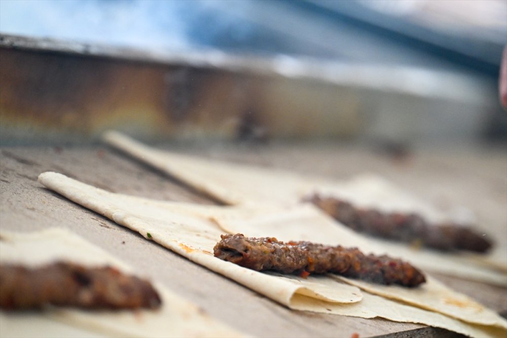 Ankara'yı Adana kebabı dumanı kapladı