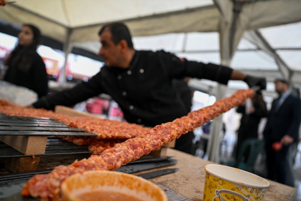 Ankara'yı Adana kebabı dumanı kapladı