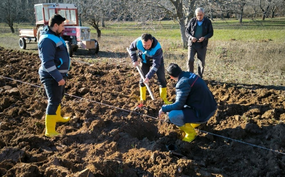 Emet’te demonstrasyon bahçesi kuruldu