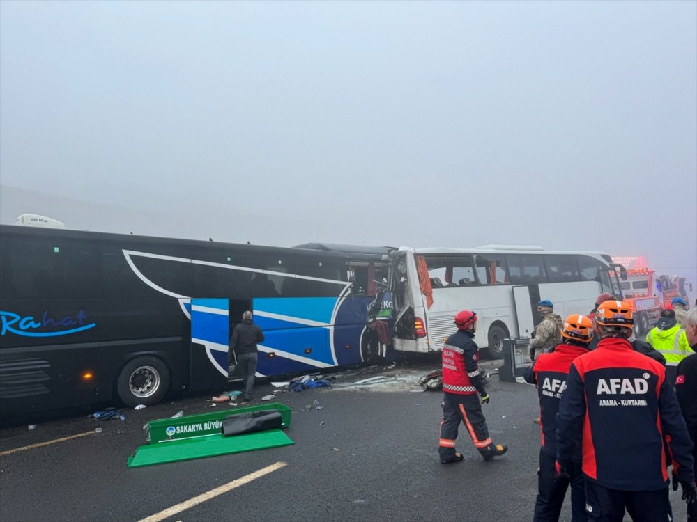 Kuzey Marmara Otoyolu'nda feci kaza! 10 kişi öldü, 54 kişi yaralandı