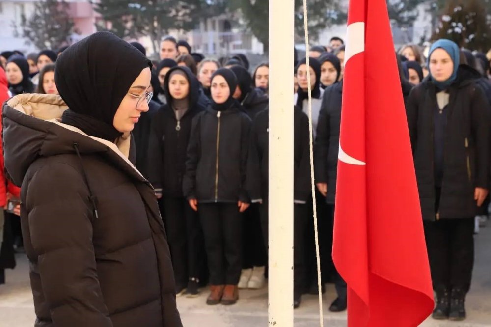 Bayburt’ta şehitler için saygı duruşunda bulunuldu