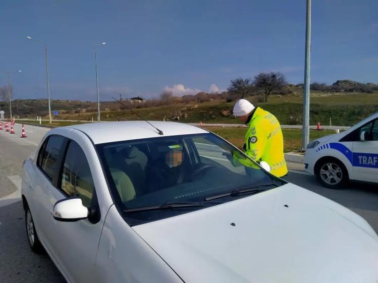 Polis denetim yaptı! 14 araç trafikten men edildi