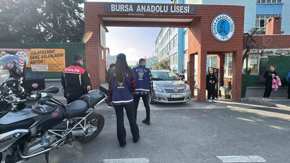 Bursa polisi okul önlerini ve çevresini markaja aldı! Velilerin içi rahatladı!