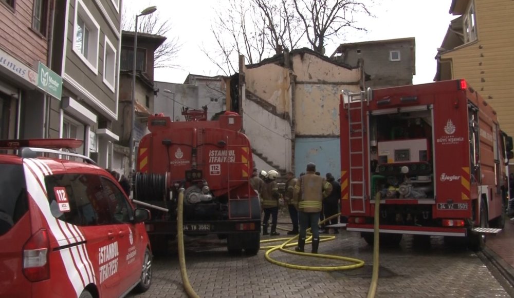 3 katlı bina alev alev yandı! Acı gerçek ortaya çıktı