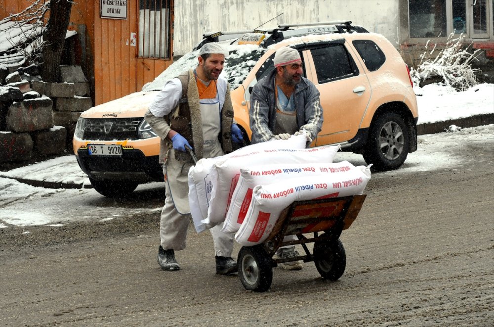 Erzurum ve Kars karla kaplandı