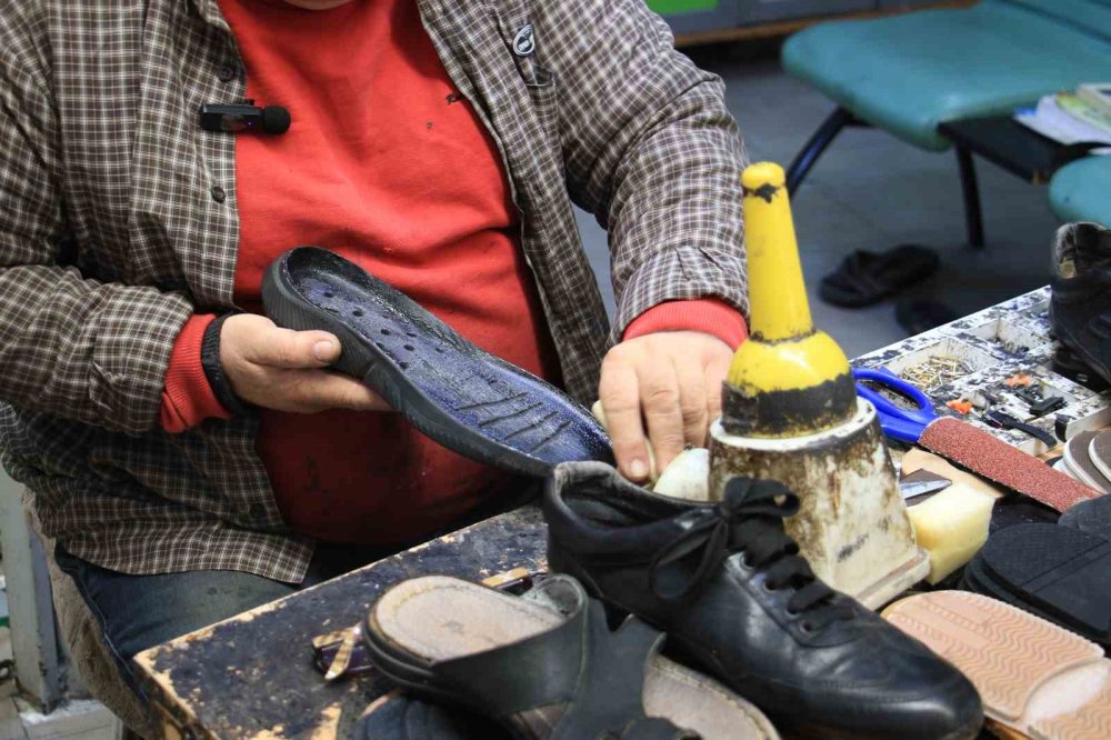 Ayakkabı tamircileri sitem etti! Bulmakta zorlanıyorlar