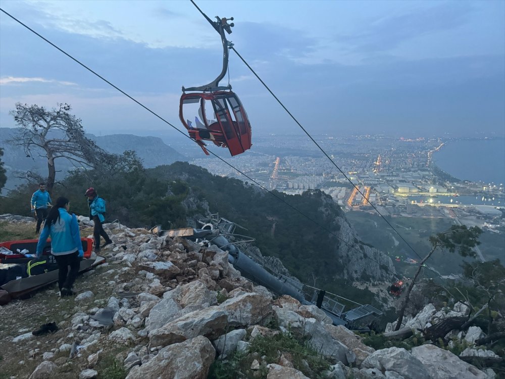 GÜNCELLEME - Antalya'da teleferik kazasında 1 kişi öldü, 7 kişi yaralandı