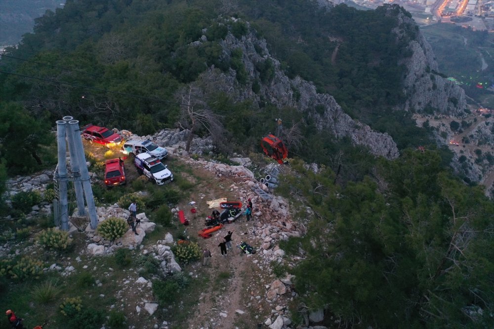 GÜNCELLEME - Antalya'da teleferik kazasında 1 kişi öldü, 7 kişi yaralandı