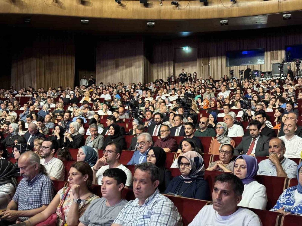 İletişim Başkanlığından "15 Temmuz Destanı Milletin Zaferi Fahir Atakoğlu Konseri"