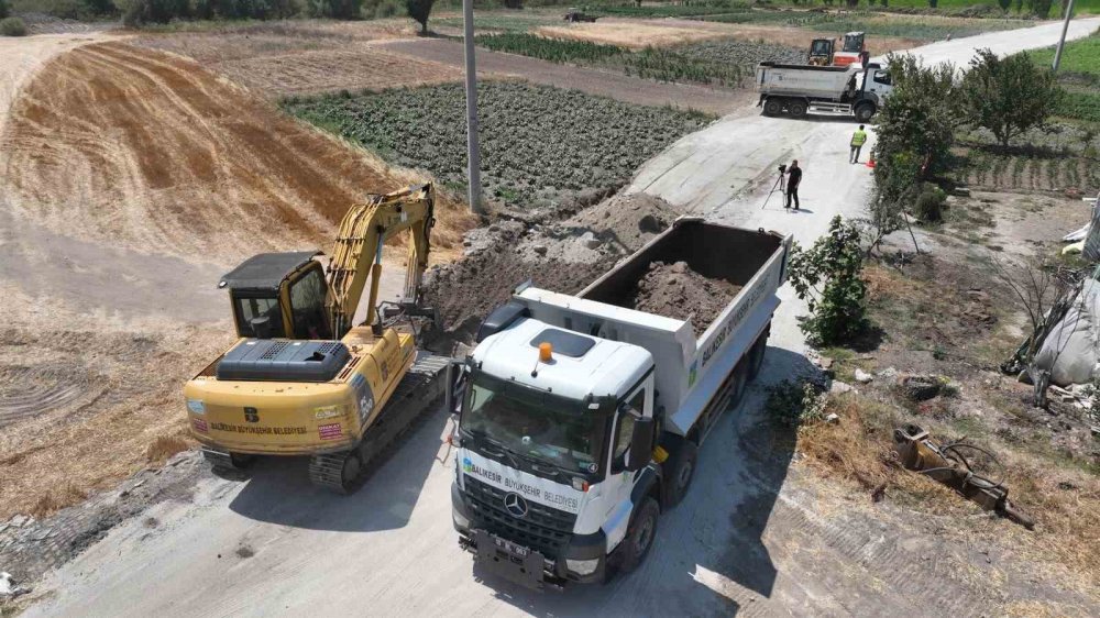 Balıkesir Büyükşehir, 4 ayda 30 kilometre yol yaptı