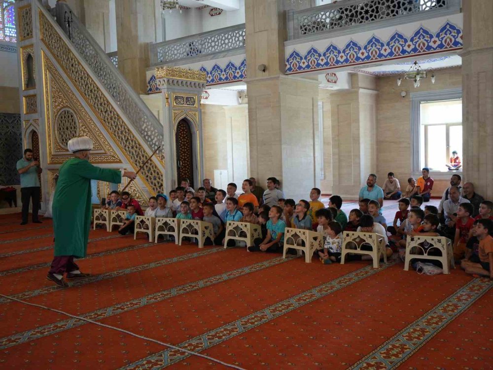 Nasrettin Hoca ile yaz Kur’an kurslarına giden çocuklar, hem öğrendi hem eğlendi